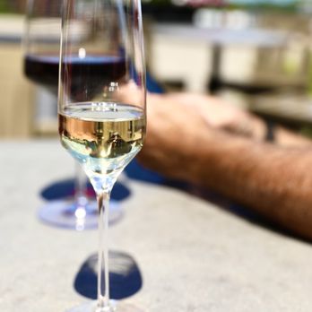 Hudson And Essex - excellent wines - American Near Me - Mansfield, Ohio Hudson And Essex - excellent wines - American Near Me - Mansfield, Ohio