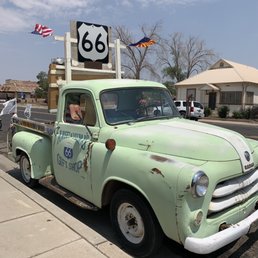 On the street of Angel & Vilma's Route 66 Gift Shop