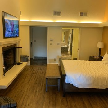 The Quail - Room - Hotels Near Me - Carmel, California