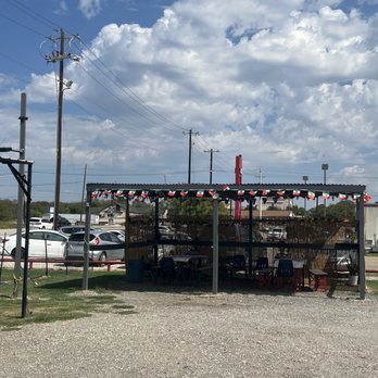 El Buen Gusto - Outdoor seating - Food Trucks Near Me - Fort Worth, Texas El Buen Gusto - Outdoor seating - Food Trucks Near Me - Fort Worth, Texas
