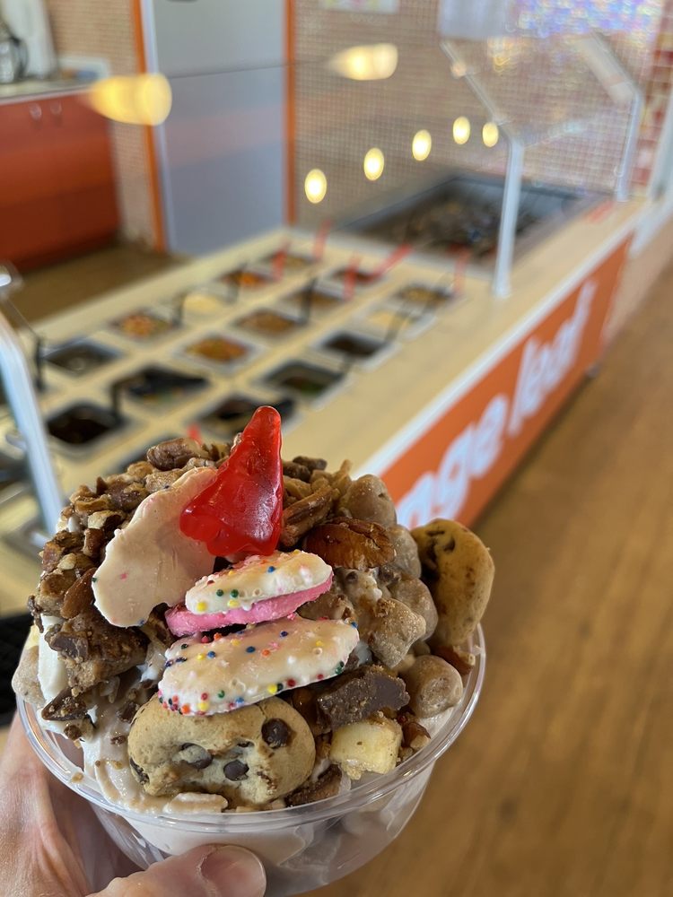 Orange Leaf Frozen Yogurt Logo