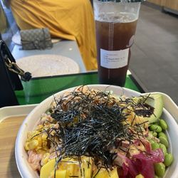 MomenTea Kitchen - Build Your Own Bowl with 2 Proteins White Peach Oolong Tea
