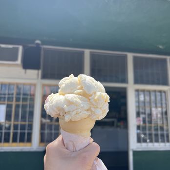 Clancy's Ice Cream Parlour - Single scoop of coconut pineapple - Ice Cream & Frozen Yogurt Near Me - San Leandro, California
