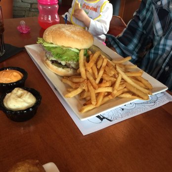 Black Cap Grille - Burger - Burgers Near Me - North Conway, New Hampshire