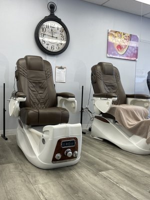 LV Nails & Spa