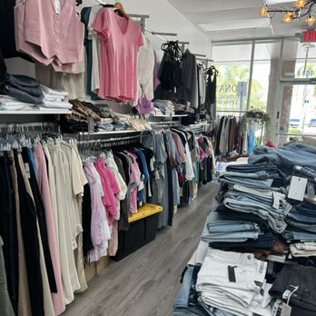 Mona's Clothing - Women's Clothing Near Me - Coral Springs, Florida Mona's Clothing - Women's Clothing Near Me - Coral Springs, Florida
