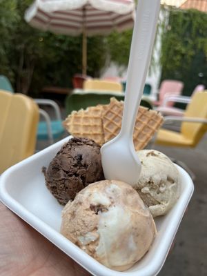 Jeni's Splendid Ice Creams by null