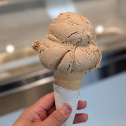 D Dutchmen Dairy - Coffee ice cream (Single scoop cone)