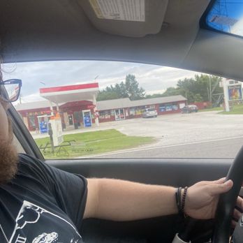 Mobil - this is what it really looks like since all the photos online are fake - Gas Stations Near Me - MICANOPY, Florida