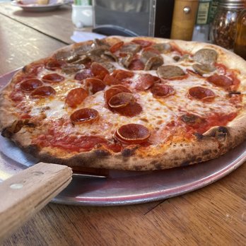 Pizza Gorda - 13" Pizza with pepperoni and half sausage. - Pizza Near Me - Punta Gorda, Florida Pizza Gorda - 13" Pizza with pepperoni and half sausage. - Pizza Near Me - Punta Gorda, Florida