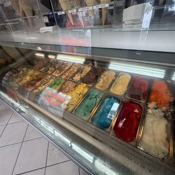 Ice Cream Cottage - Ice Cream & Frozen Yogurt Near Me - Mastic, New York
