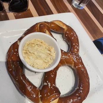 Blue Moon Taphouse - Crab "dip " was actually just a bowl of crab meat - Breweries Near Me - Norfolk, Virginia