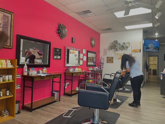 Kinza's Brow Bar & Spa