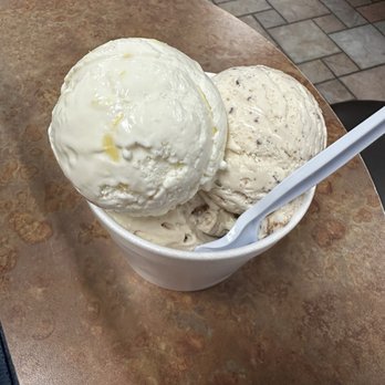 Eddie World - 4 DELICIOUS scoops. Praline on the bottom & Pineapple Coconut on top! - Gas Stations Near Me - Beatty, Nevada Eddie World - 4 DELICIOUS scoops. Praline on the bottom & Pineapple Coconut on top! - Gas Stations Near Me - Beatty, Nevada