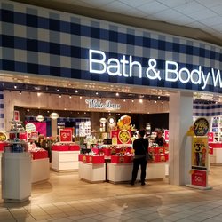 Bath & Body Works - mall entrance