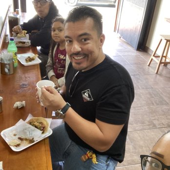 Luigie Guisados - Enjoying delicious food with my family. - Tacos Near Me - Ensenada, BCN Luigie Guisados - Enjoying delicious food with my family. - Tacos Near Me - Ensenada, BCN