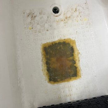 JK Residential Services - Filthy tub they never fixed or re glazed - Property Management Near Me - Los Angeles, California