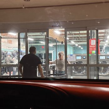Boulder Express Laundry Service - Laundromat Near Me - Los Angeles, California