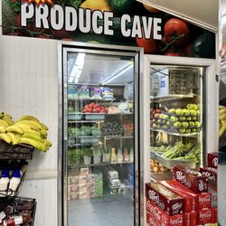 Jack's Grocery - Fresh produce cave