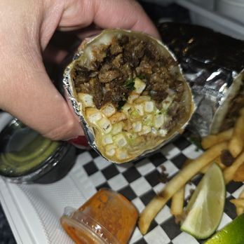 Birrieria Rancho Viejo - Carne asada California burrito - Tacos Near Me - Laton , California