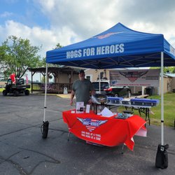 Mo's Bar & Grill - Hogs for Heroes booth at VFW POST 6003 NEENAH VALLEY MEMORIAL POST