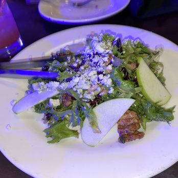 Brix Restaurant & Pizza Bar - Martha 's Vineyard Salad - Italian Near Me - Belleville, New Jersey
