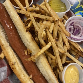 Burger beach hideaway - This was the best hot dog/chili dog I have ever had. - Burgers Near Me - Corpus Christi, Texas