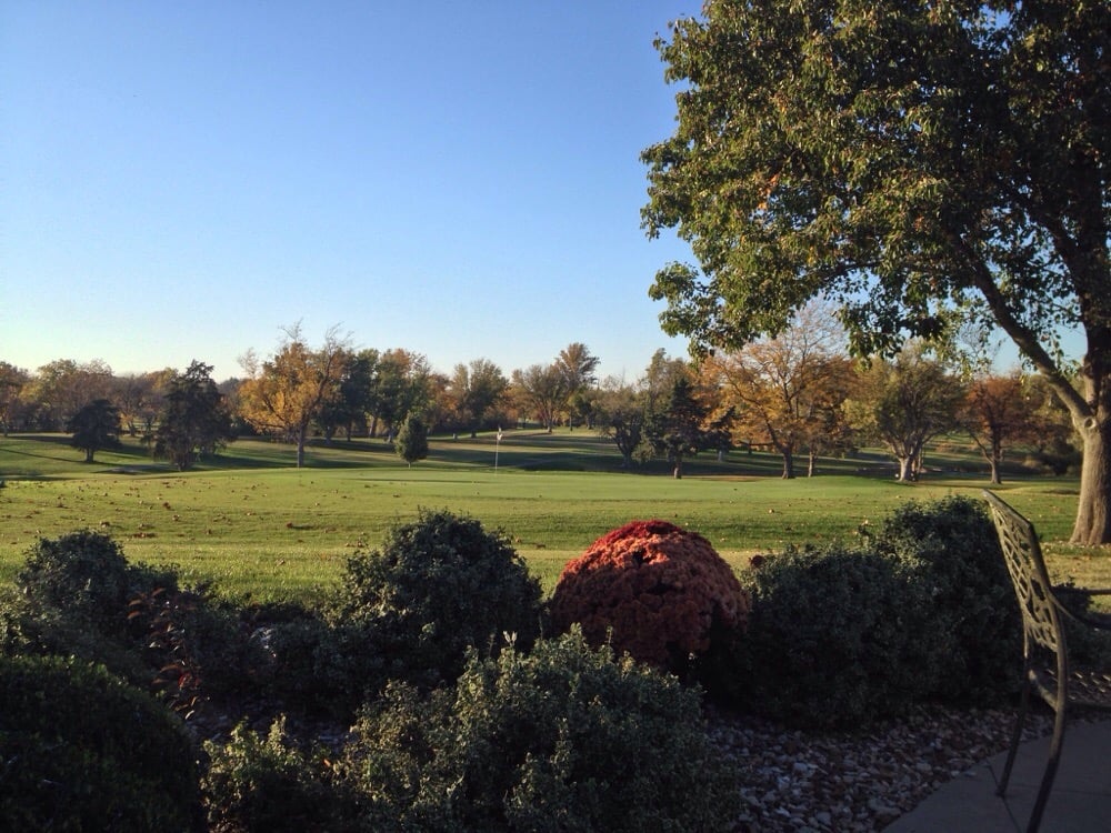 ROLLING HILLS COUNTRY CLUB 330 N Maize Rd, Wichita, Kansas Country