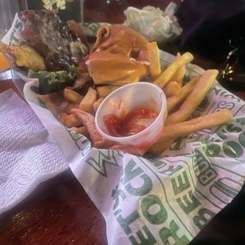 McCarthy's - The slop cold mess of a burger - Irish Pub Near Me - Ciudad de México, DIF McCarthy's - The slop cold mess of a burger - Irish Pub Near Me - Ciudad de México, DIF