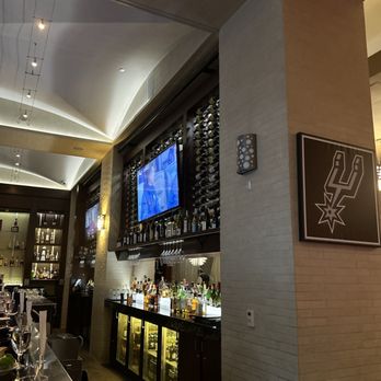 Ruth's Chris Steak House - Steakhouses Near Me - San Antonio, Texas