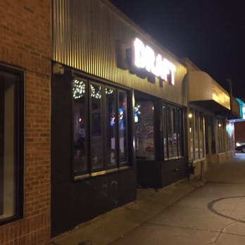 Draft Bar - Sports Bars Near Me - Chicago, Illinois