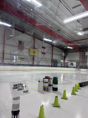 Oakland Ice Center by null