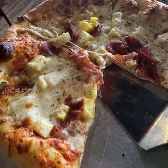 Dempsey's Brewery Restaurant & Pub - Pizza 12" - Pubs Near Me - Watertown, South Dakota