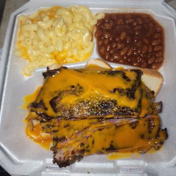 Konan BBQ - Rib dinner with a side of creamy mac n cheese and smoky baked beans - Barbeque Near Me - Tampa, Florida