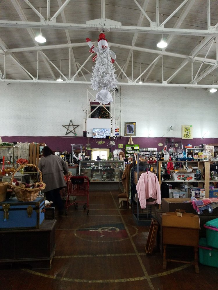 HUCKSTER’S HALL Updated May 2024 210 W Mulberry St, Salem, Indiana