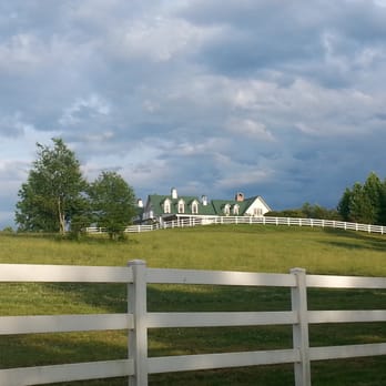 The Red Horse Inn - View of the inn - Bed & Breakfast Near Me - Landrum, South Carolina