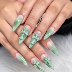 2EM Nail Place