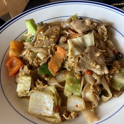 Thai Spice - Drunken noodles with beef lunch entree