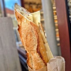 Boulangerie Félice Lapelosa - Ham and cheese baguette