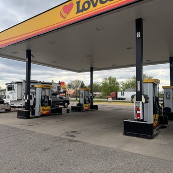 Love's Travel Stop - Gas Stations Near Me - Oakdale, Wisconsin