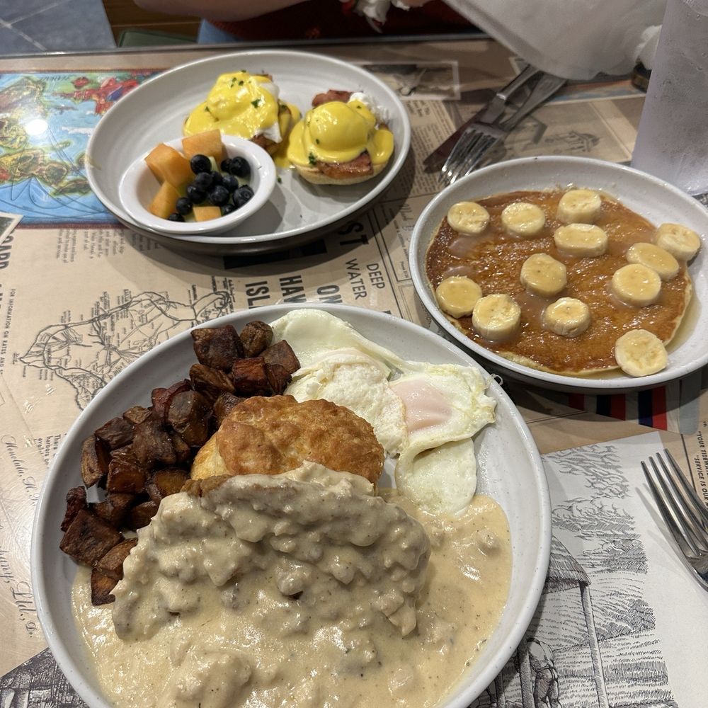 Kona Biscuit - chicken fried Steak and Bisquit and sausage gravy - Breakfast & Brunch Near Me - Waikoloa, Hawaii