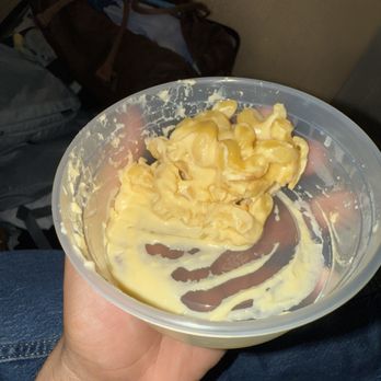 Desert Oak Barbecue - Brown hair found in Mac and cheese - Barbeque Near Me - El Paso, Texas