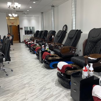 Leboutin Nails - They have very new and comfortable pedi chairs - Nail Salons Near Me - Omaha, Nebraska