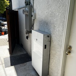 NorthStar Solar - Tesla Powerwall 3 can power an entire home with just one battery in most situations.