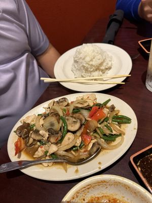 Ka-Prow Thai and Sushi Bistro by null