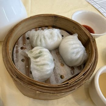 China Pearl - Shrimp and chives dumpling -  very bad, maybe spoiled. Ate one bite and left the rest. - Dim Sum Near Me - Quincy, Massachusetts