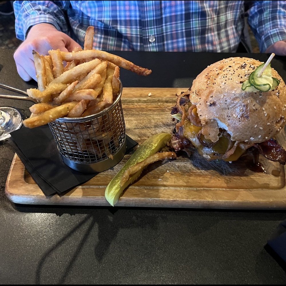 Draft Gastropub - Draft Burger - Gastropubs Near Me - Appleton, Wisconsin Draft Gastropub - Draft Burger - Gastropubs Near Me - Appleton, Wisconsin