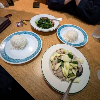 Singha Thai - Thai Near Me - Bakersfield, California