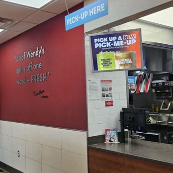 Wendy's - Fast Food Near Me - Queens Village, New York