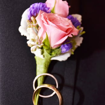 Fleur de Lis Florist - Groom's boutineer - Florists Near Me - Baltimore, Maryland Fleur de Lis Florist - Groom's boutineer - Florists Near Me - Baltimore, Maryland